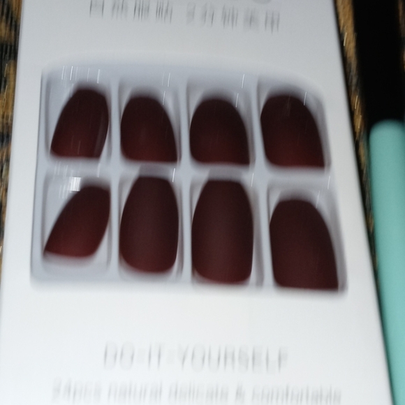 New make-up Nails eyeshadow and 5 makeup brushes - Picture 2 of 5